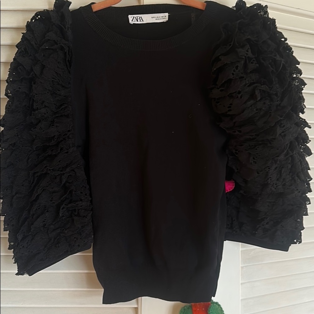 Zara top with Puffy sleeves